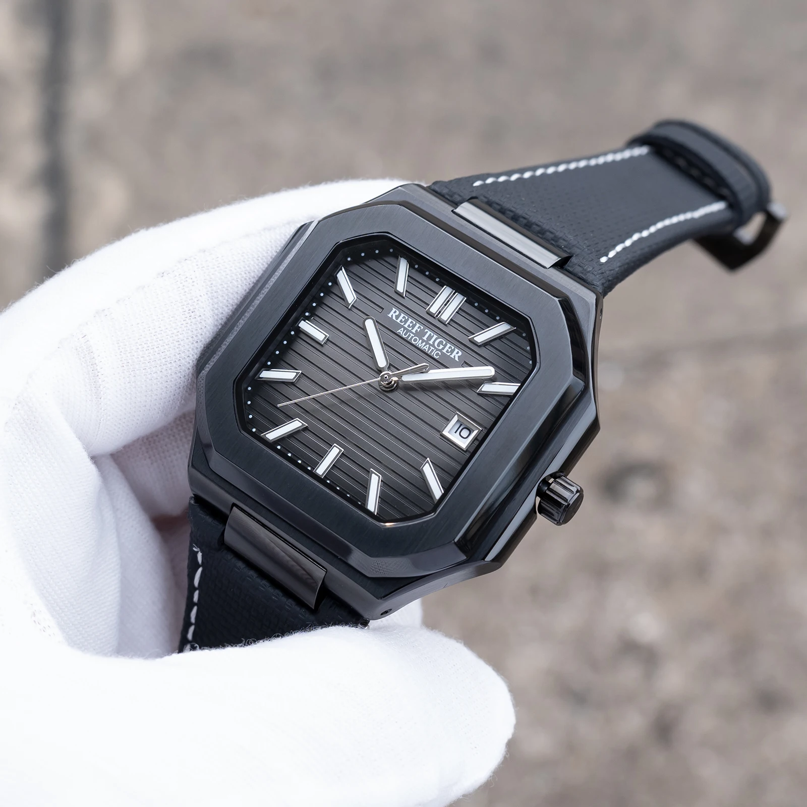 Reef Tiger RT Herren-Armbanduhr, komplett schwarz, PVD-Stil, quadratisch, schlicht, mit Datum, leuchtend, automatisch, mechanisch, schwarzes Leder, Business RGA2015