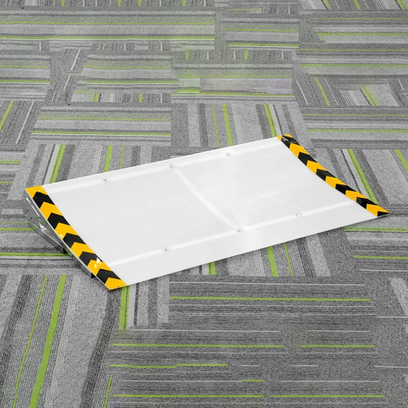 Remote control model car folding platform short truck off-road vehicle flying slope platform nylon plate arc slope