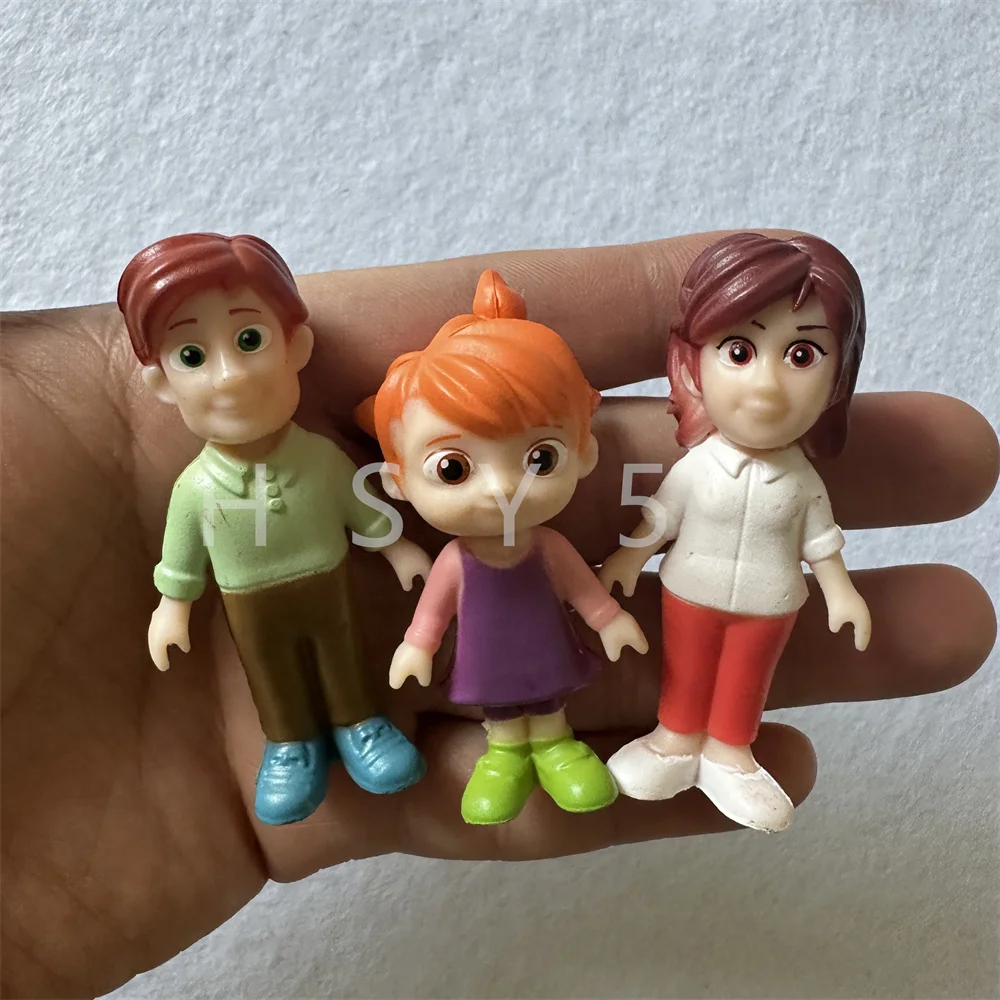 8Pcs/Set Cartoon Anime Dad Mom Grandpa Grandma Boy Girl Family Toy Model