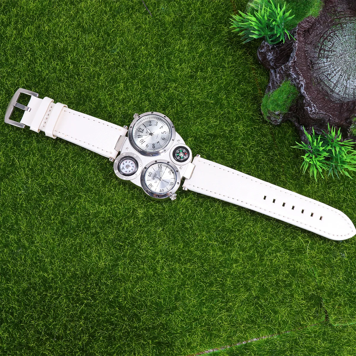 

1pcs Temperature Measuring Men'S Quartz Dual Outdoor Sports Compass Fashion Watch For Men Multi Time Display Watch