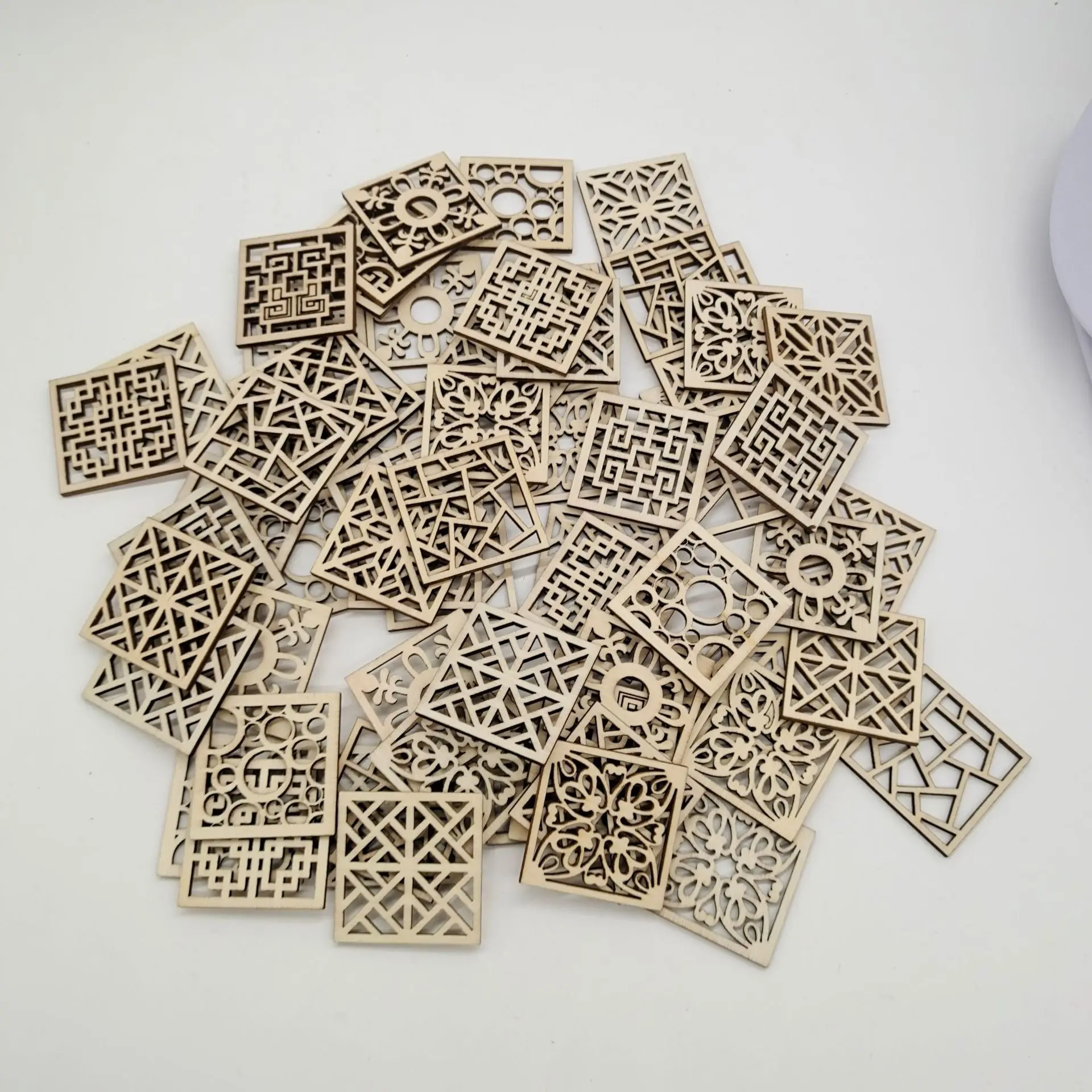 20pcs Laser Cut Wood Embellishment Hollow Out Square Flower Shape Wood Discs Unfinished Wood Cutout for Arts Crafts DIY Decor