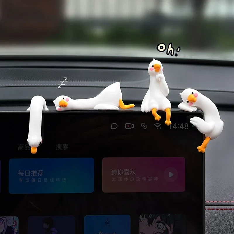 3D Duck Ornament Resin Cartoon Mini Duck Figurine Computer TV Monitor Decoration Collectible for Friends Gift Car Screen Display