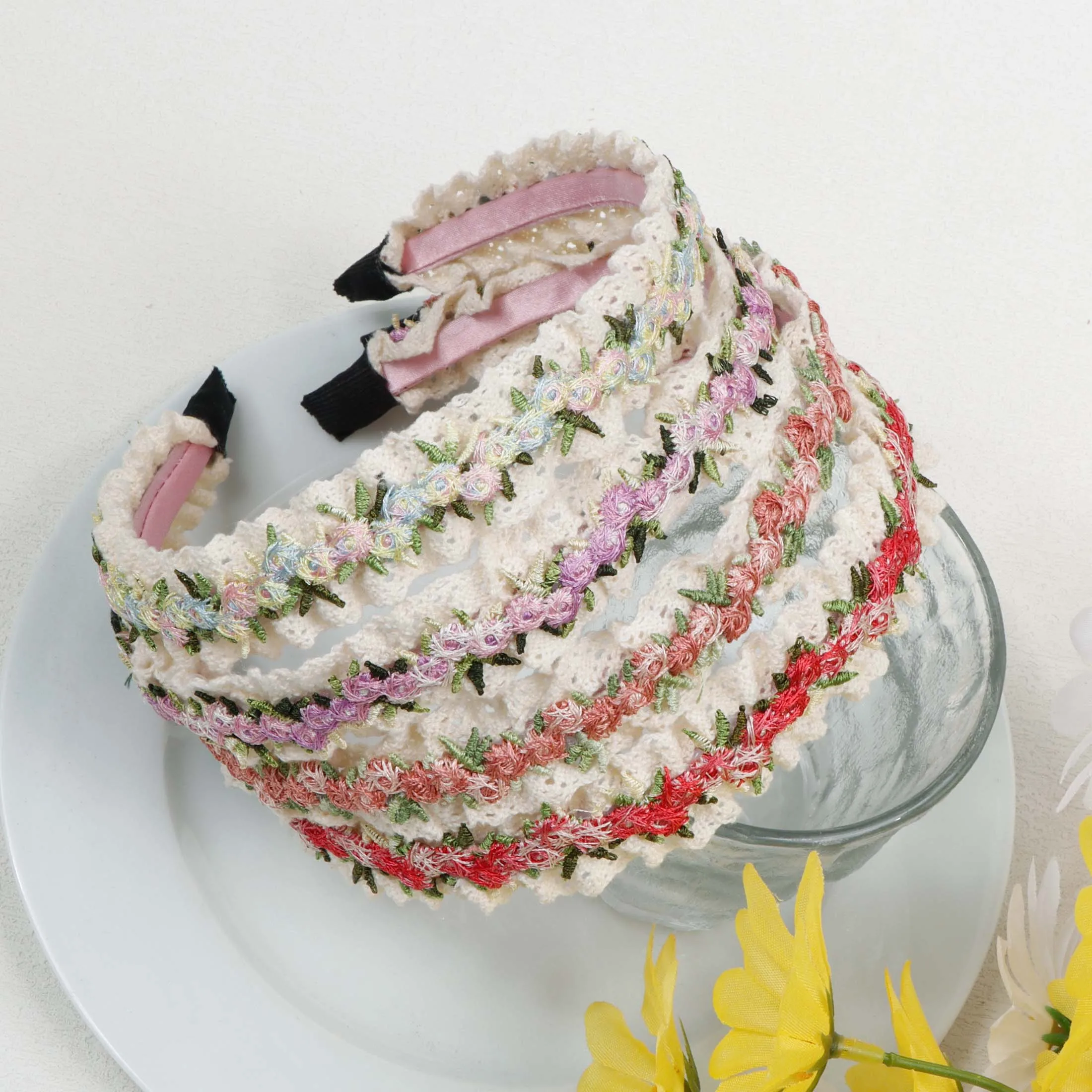 1/4 stücke Baby Stickerei Blumen Dekor Haar Hoops Kinder Anti-slip Haarband Mädchen Foto Entzückende Dekor Kunststoff Haar zubehör