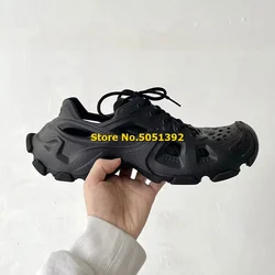 Black Hollow Lace Up Man Shoes One Piece Hole Summer Beige Beach Sandals Outdoor Stepping on Shit Fashion Cool Shoes