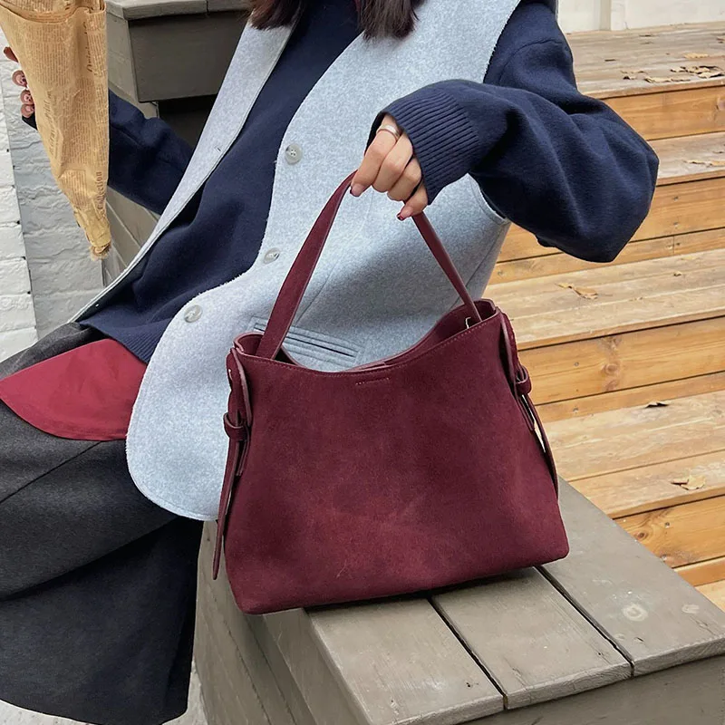 

Matte Fashion luxury Handbag, High-Quality Tote Bag, large Capacity Commuting Shoulder Crossbody Bag