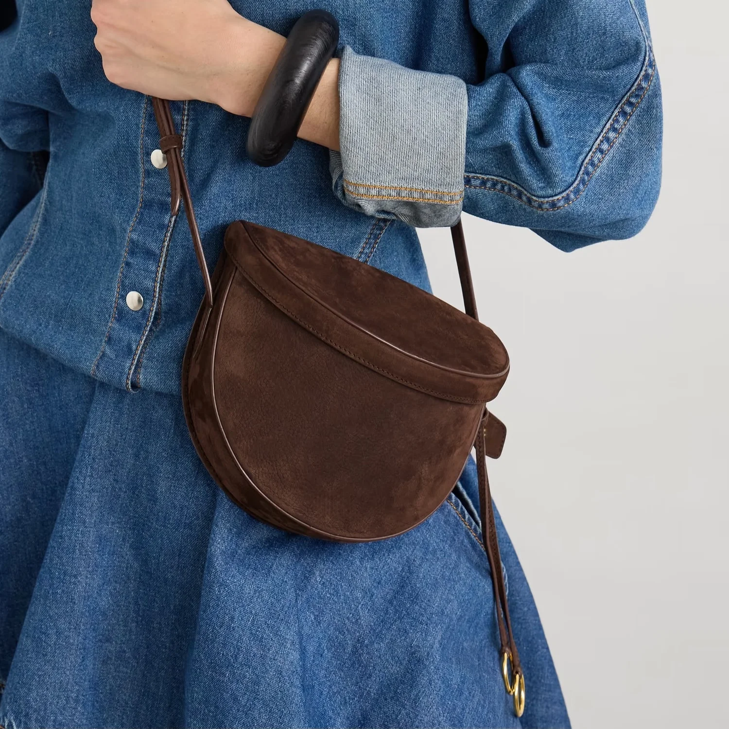 

Женская сумка через плечо из натуральной кожи, сумка через плечо телесного цвета с клапаном, новинка зимы 2025, черный кофейный цвет