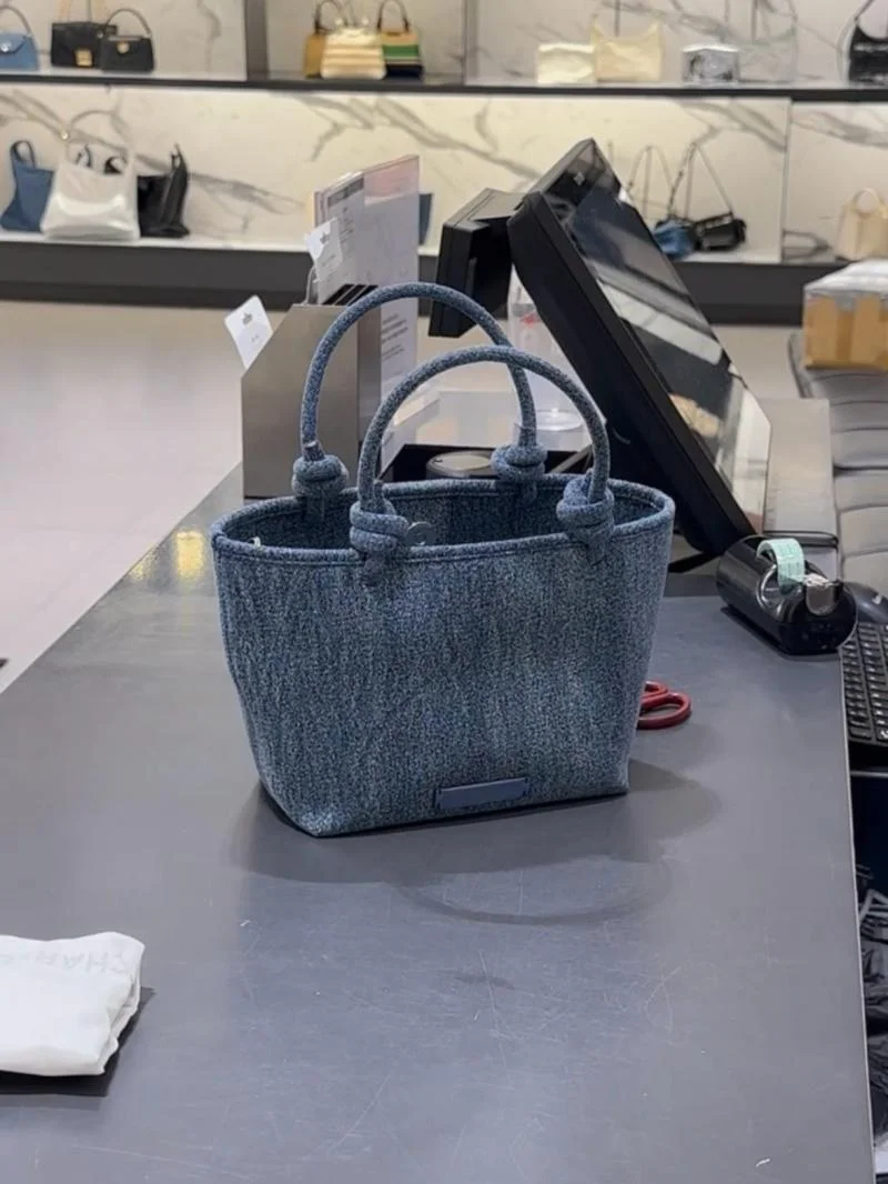 Bolso de mezclilla a la moda para mujer, bolso cruzado, nuevo estilo 2024, bolso de compras versátil, estilo moderno y neutro
