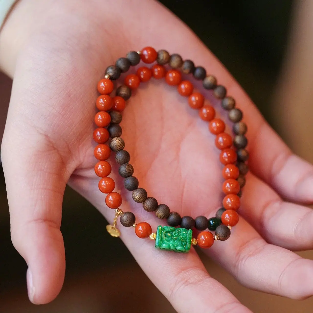 Elegant New Chinese Nanhong Agarwood Double Loop Gold Plated Full Green Jadeite Carved Column Zodiac Year Gift Bracelet
