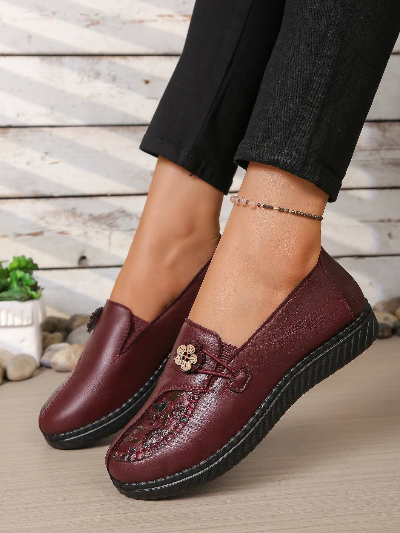 Damen-Loafer mit chinesischem Knoten, Slipper mit Blumenmuster, bequeme, rutschfeste PU-Sohle, lässige Alltagsschuhe für ältere Mütter – Detail 9