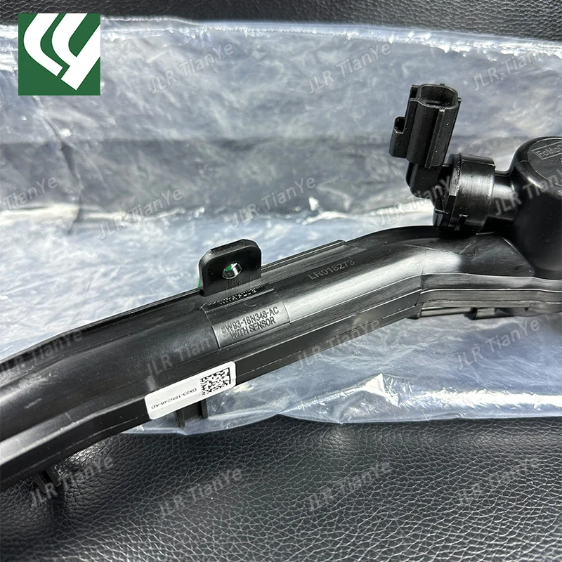LR109402 LR018273 Heater Manifold For Land Rover Discovery 4 Range Rover RR Sport Coolant