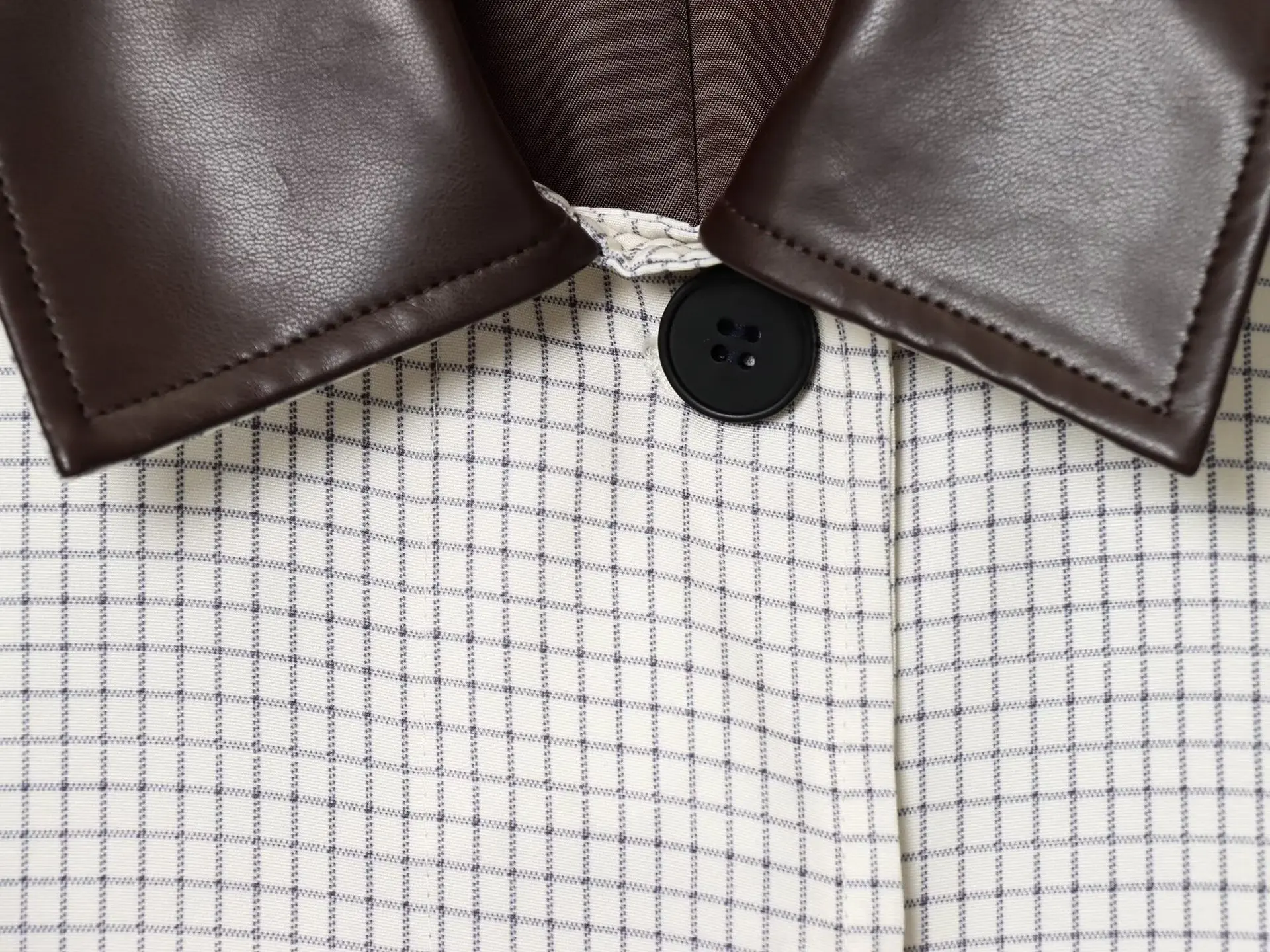 เสื้อแจ็คเก็ตสไตล์ยุโรปและอเมริกา ลายสก็อตตัดกัน แต่งปกหนัง แจ็คเก็ตกันลม ทรงหลวม สไตล์ใหม่