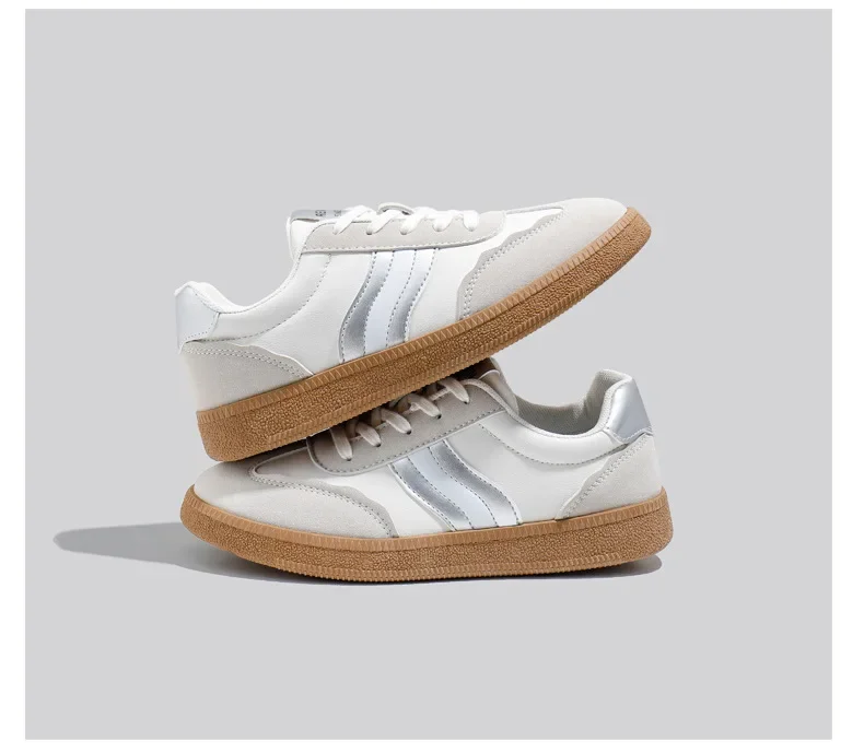 Scarpe bianche primaverili Nuova versione coreana Studentessa con suola spessa Scarpe da tavolo sportive con altezza crescente Casual