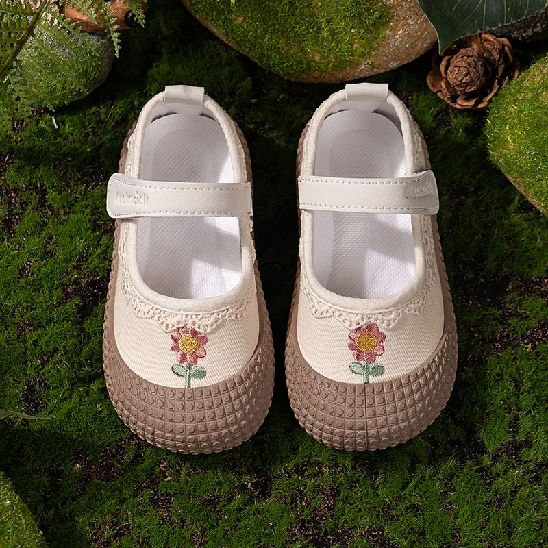 Unishuni Girls Flats Baby Kids Canvas Shoe Child Casual Flats Princess Lace Ruffles Cloth Mary Jane Shoes with Flower Embroidery