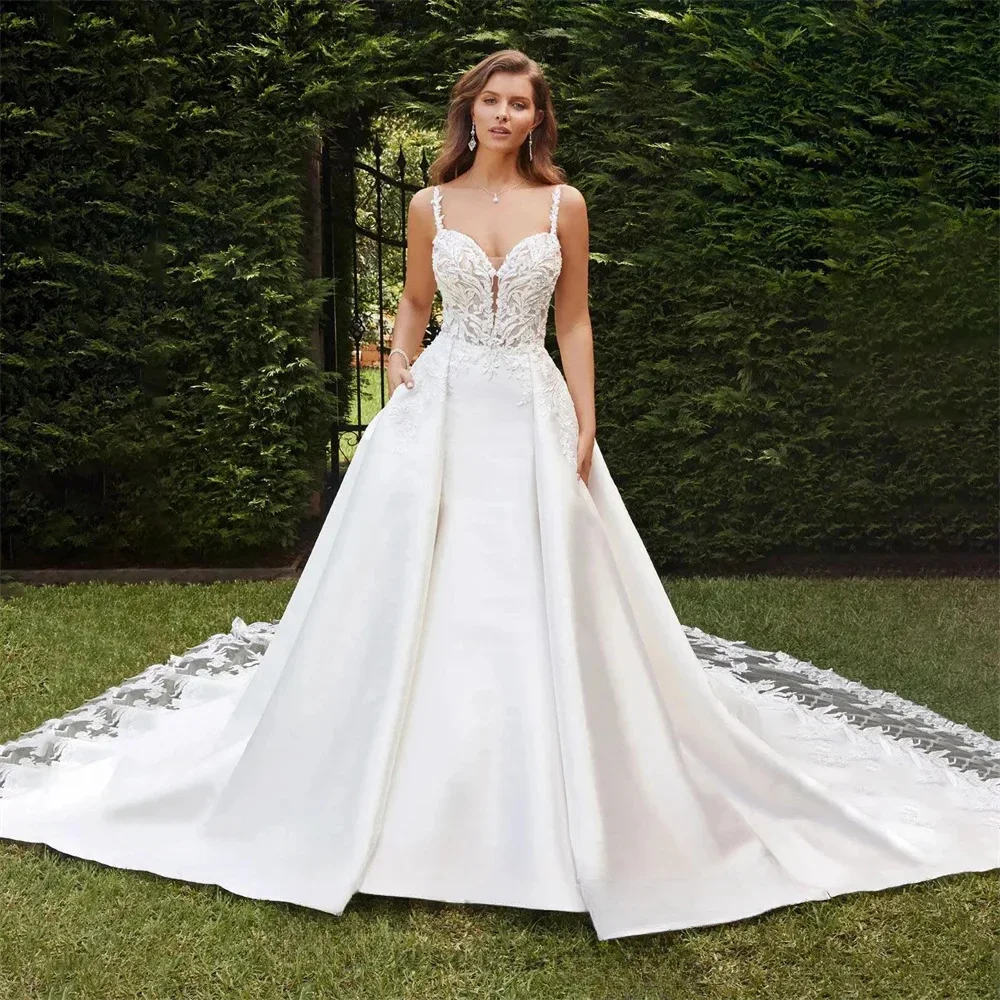 

Customized Sexy Sweetheart A-Line Satin Wedding Dress Lace Applique Beaded Spaghetti Strap Bridal Gown Princess Bride Dress