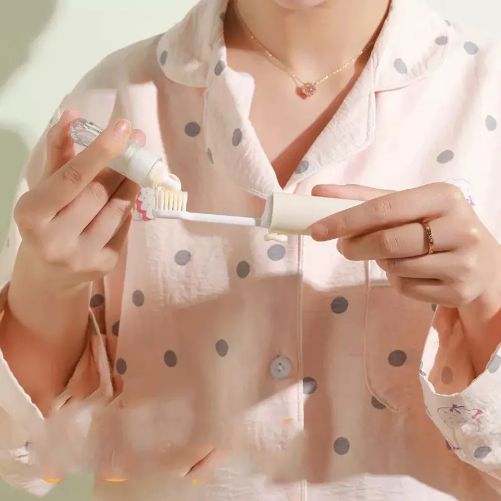 قطعة واحدة - حاوية سفر مريحة لفرشاة الأسنان، مجموعة فرشاة أسنان قابلة للطي 2 في 1 - صغيرة ومريحة - ضرورية للأعمال