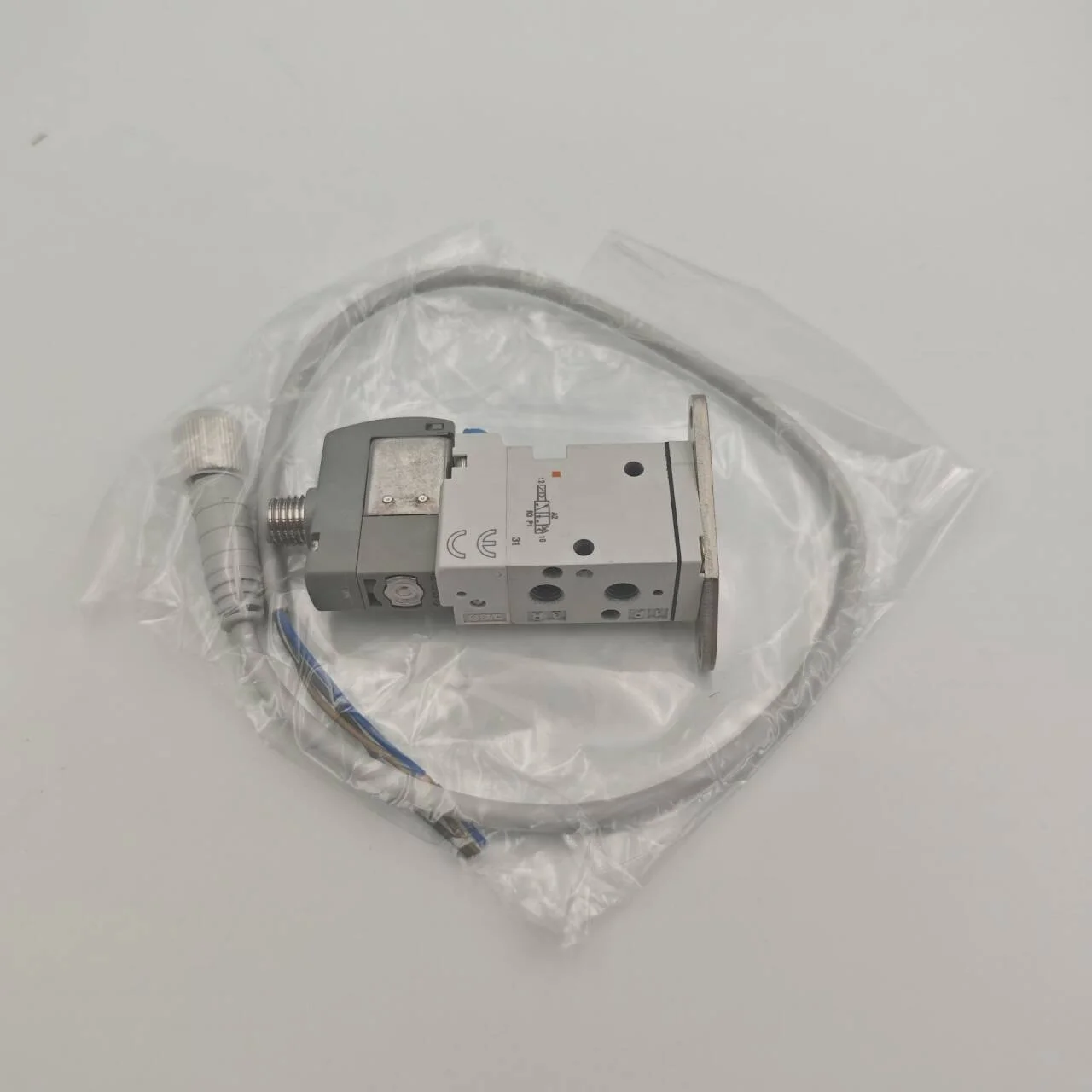 Original SMC brandneues echtes pneumatisches Magnetventil SY512-5WA1UE-M5-F-Q Magnetventil