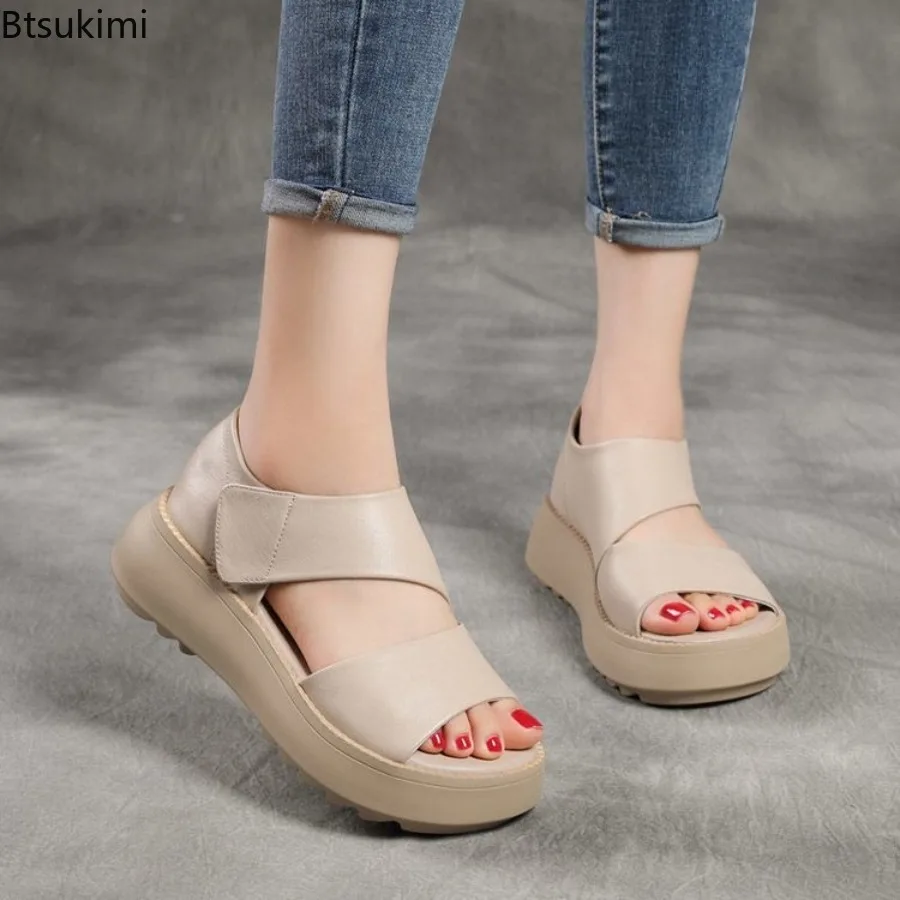 Neue Damen-Plateau-Sandalen Sommer Keilabsatz Offene Zehen Schuhe Leder Casual Sandalen Damen Dickbesohlte Mode Retro-Sandalen