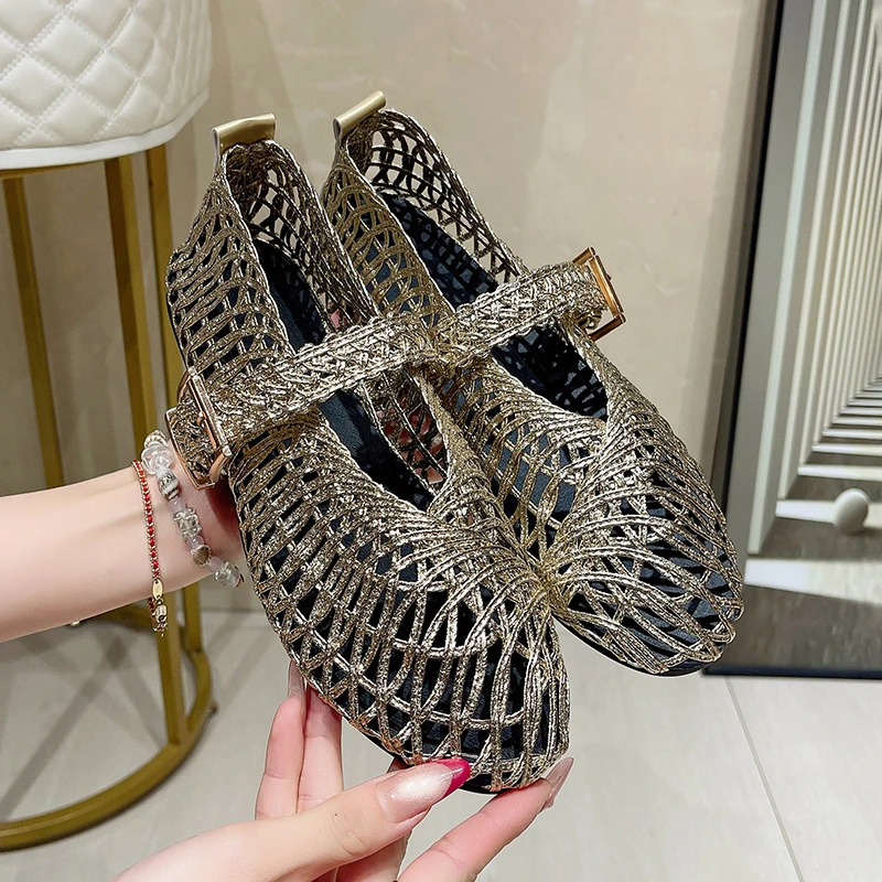

Flat Shoes Women 2026 New Summer Versatile Simple Casual Hollow Breathable Niche Sandals