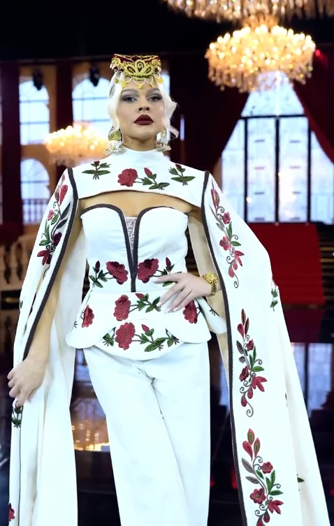 Customized Elegant Floral Pantsuit Evening Kosovo High Neck Shawl Traditional Atmosphere Trailing Prom Dresses