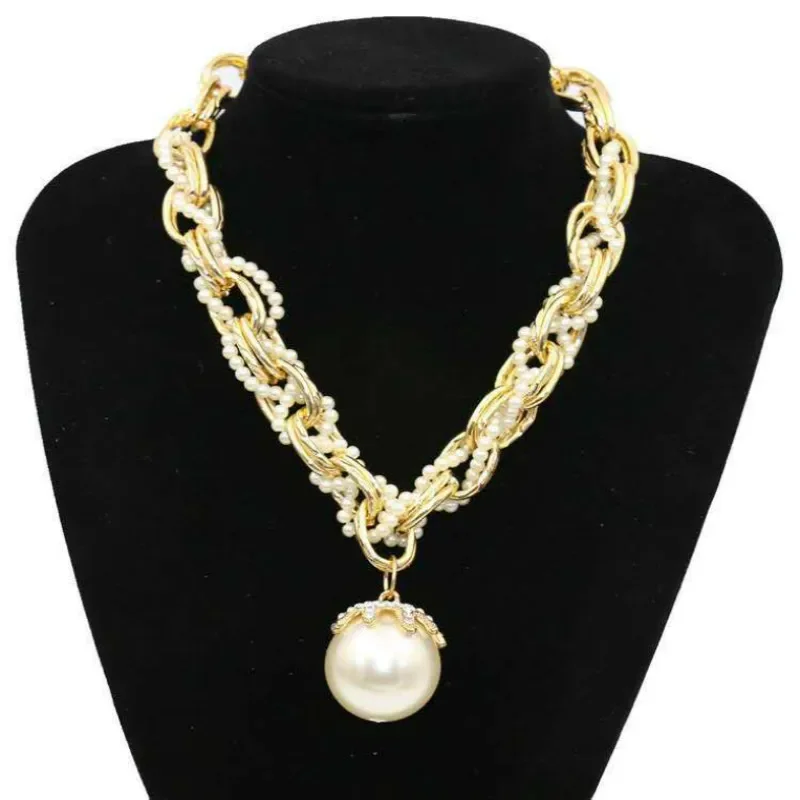 2024 New alloy large pearl exaggerated necklace, high-grade short necklace V-chain women's clavicle sweater chain