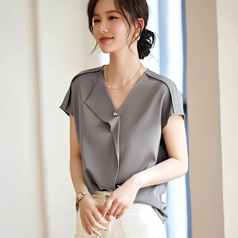 Summer New Solid Color Fashion Casual Loose Appear Thin Lady Short Sleeved Shirt Grey Grace Temperament Young Style Women\'s Top