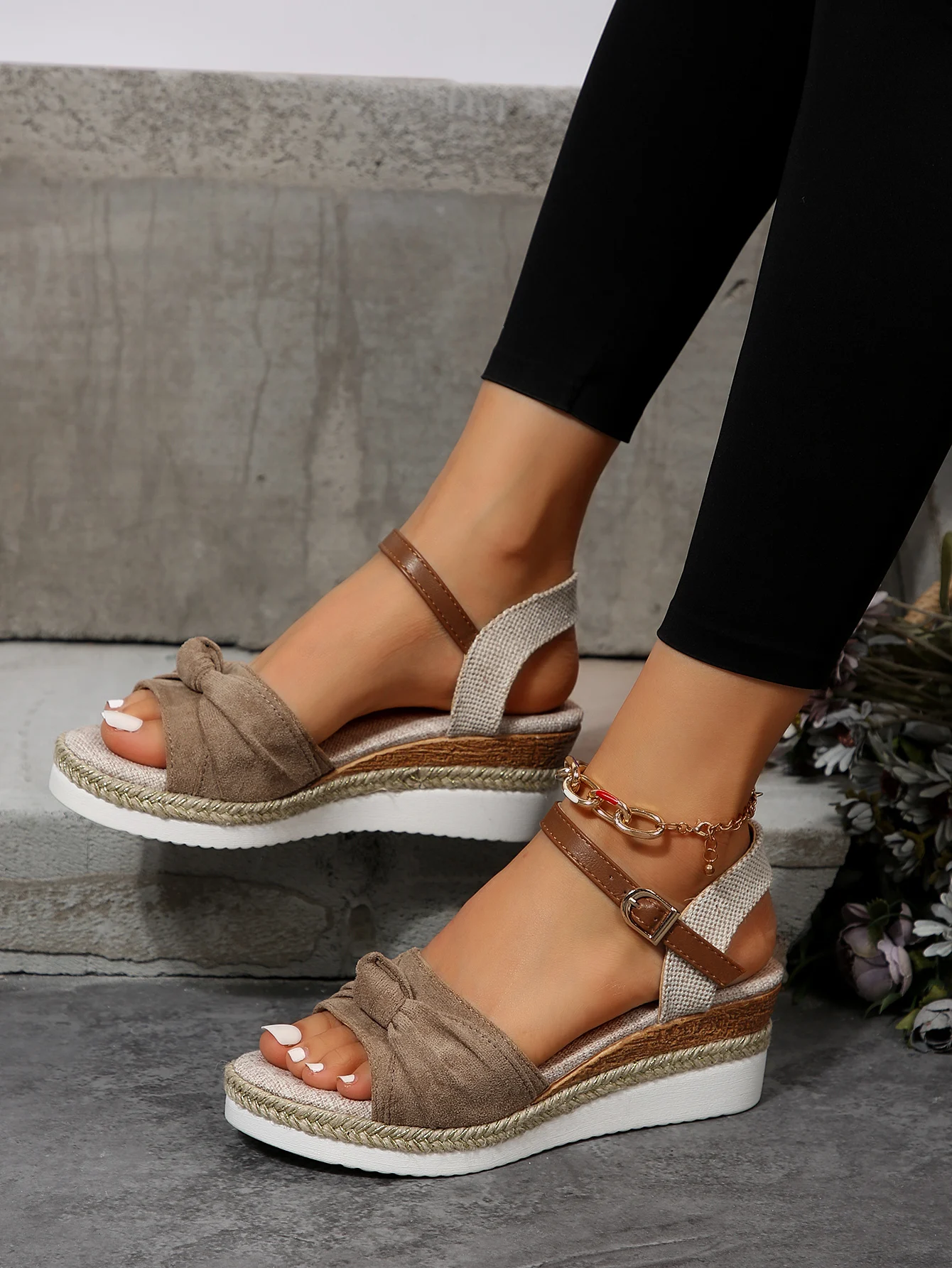 Spot cross-border foreign trade new sandals women\'s bow hemp rope light casual women\'s shoes fishmouth platform sandals.