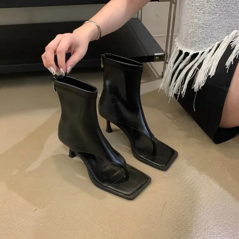 Trendy and Elegant Autumn New Retro Women\'s Thong Sandals Mid-heel Solid Color Female Designer Elegant High-heeled Women\'s Shoes