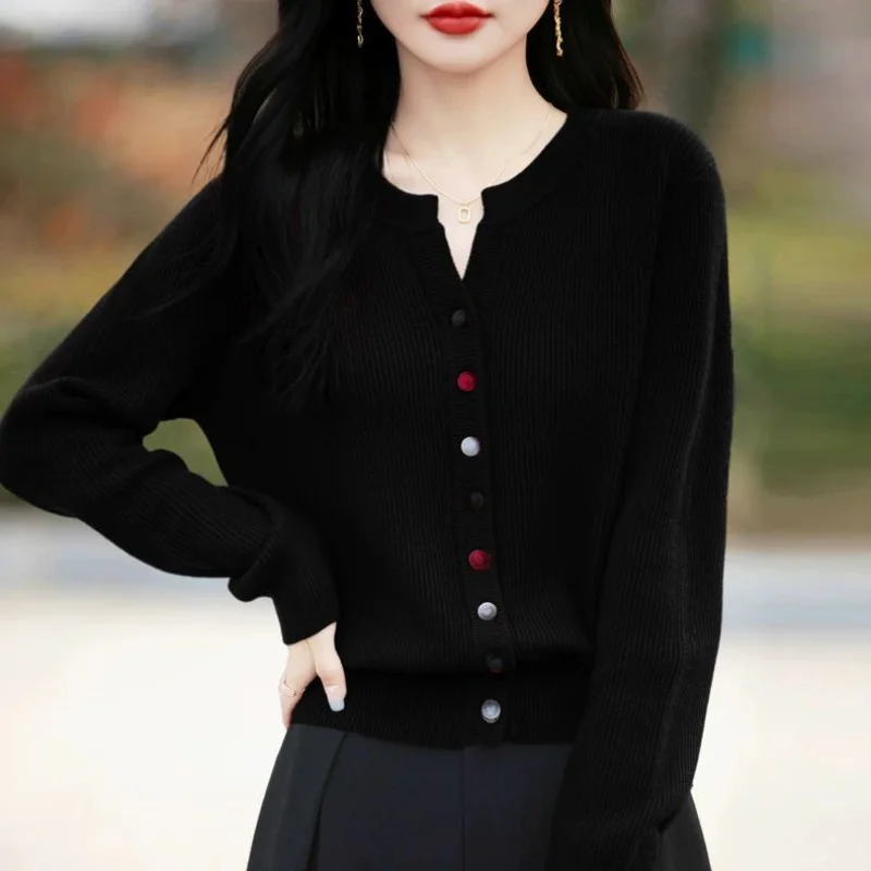 Cárdigan de punto con hebilla de Color de alta gama para mujer, abrigo, suéter, nuevo Top corto exterior ajustado