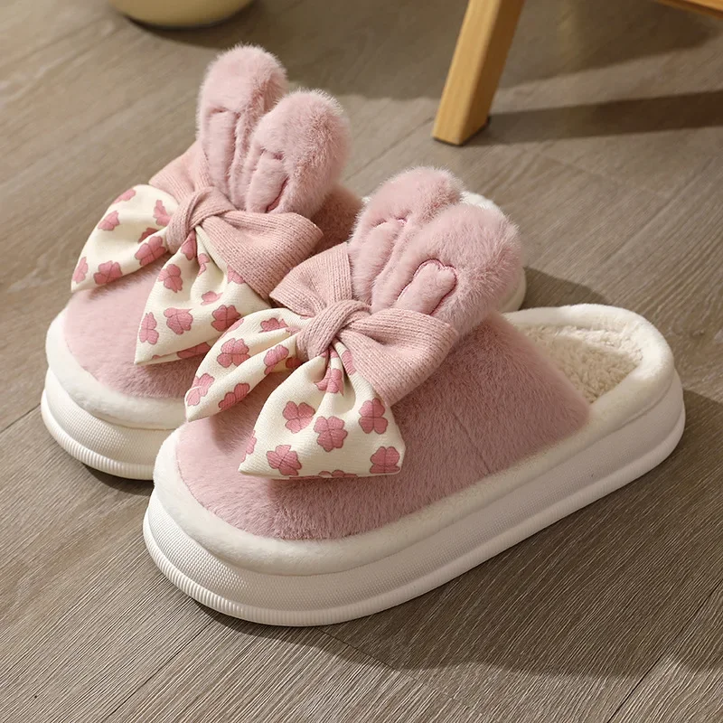 Zapatillas de algodón de gamuza sintética para mujer, pantuflas de invierno para el hogar con lazo de conejo para el calor, nuevo estilo de princesa con suela gruesa