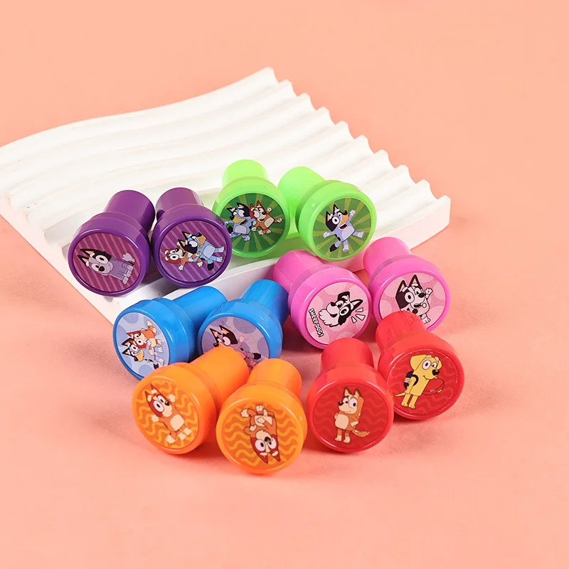 

Bluey Cute Cartoon Anime Peripheral Seal Stamp Souvenir Decoration Party Toy Gift Birthday Theme Collectible Stamp