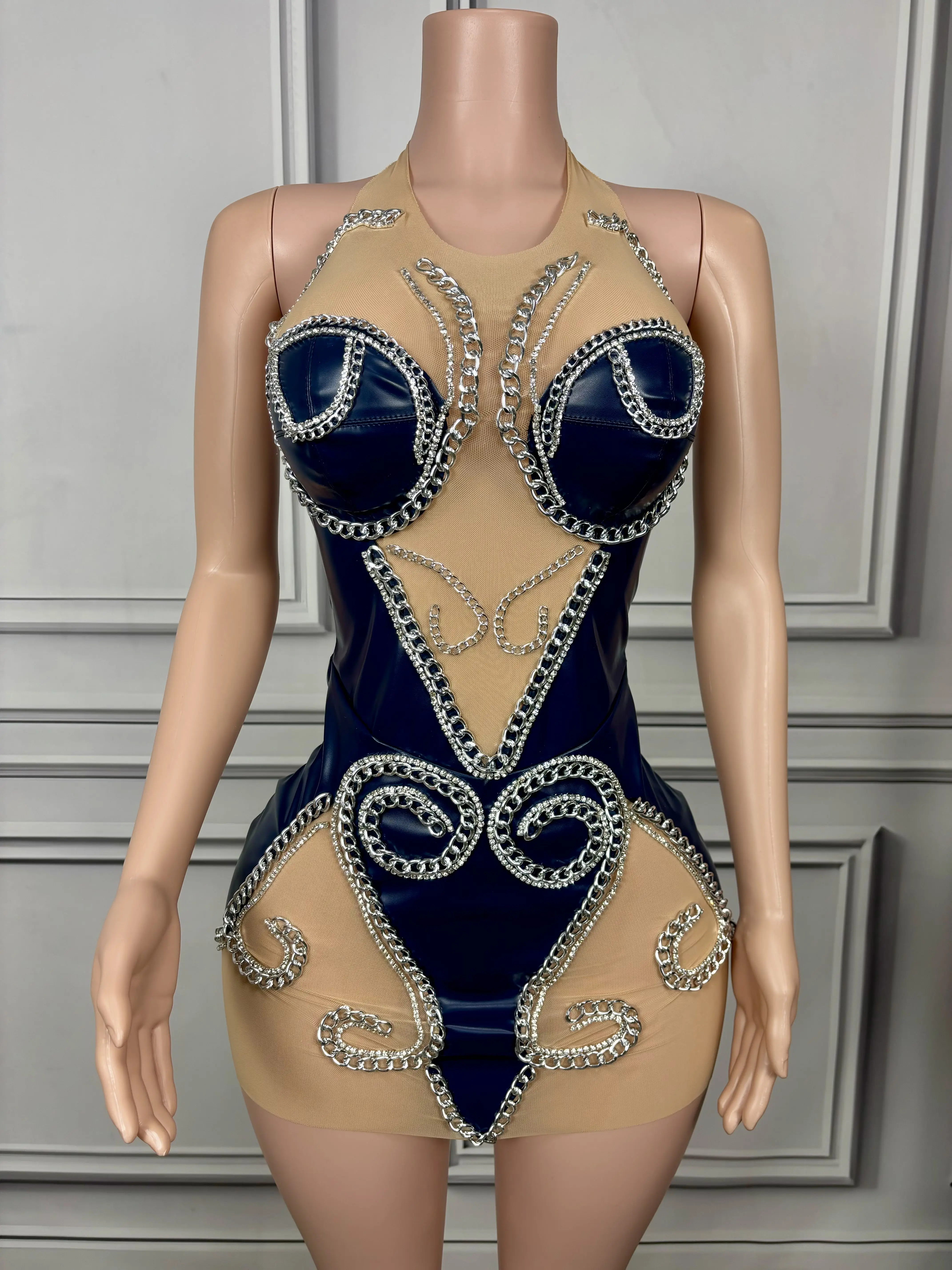 

Женское платье с кисточками и цепочкой, сексуальное платье для ночного клуба 2024, Сетчатое женское платье с открытой спиной для выпускного вечера, модные женские костюмы для танцев и выступлений певицы