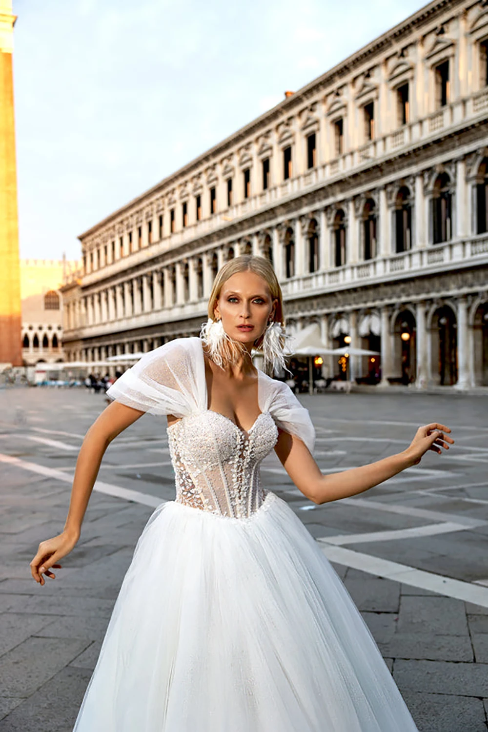 Vestidos de casamento de tule de luxo querida espartilho manga frisada a linha boho vestidos de noiva modernos vestido de noiva personalizado