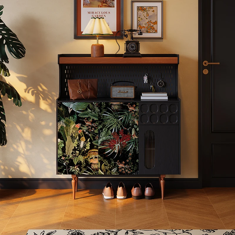 Solid wood entrance at the entrance of the multi-layer shoe cabinet in the aisle