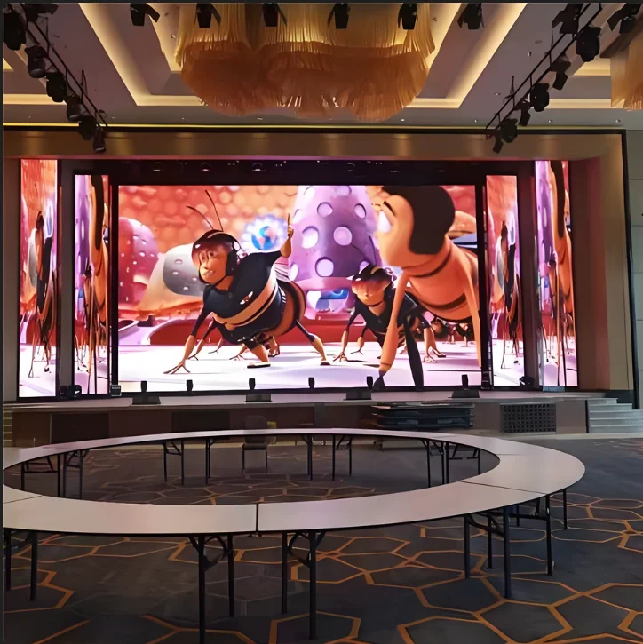 Schermo pubblicitario LED elegante personalizzato nella visibilità ottimale con la pubblicità di visibilità ottimale