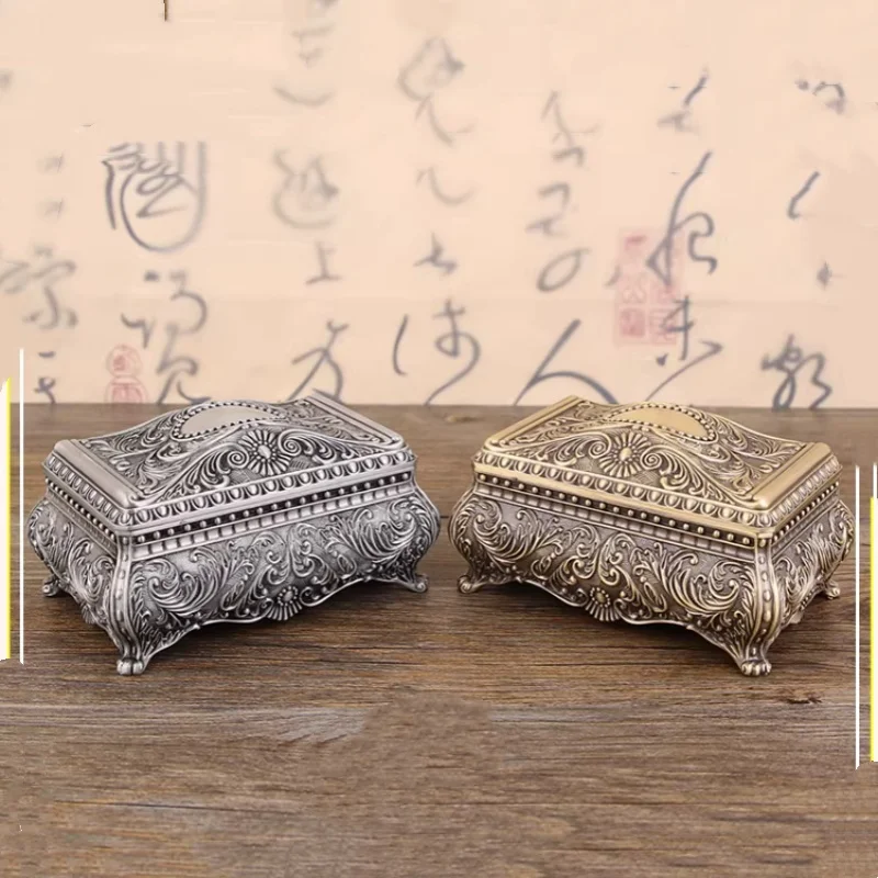 Light luxury European retro arched storage box antique tin classical creative decoration box exquisite relief crafts
