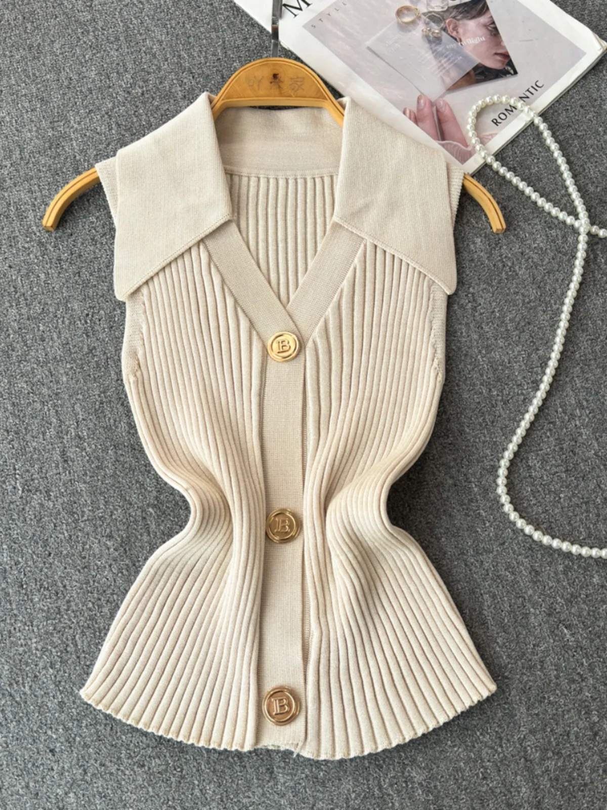 

Slim Fit Knitted Vest Women's Summer Thin Design Collar ort Sle Faionable Hanging Ne Top Korean Version Straight...