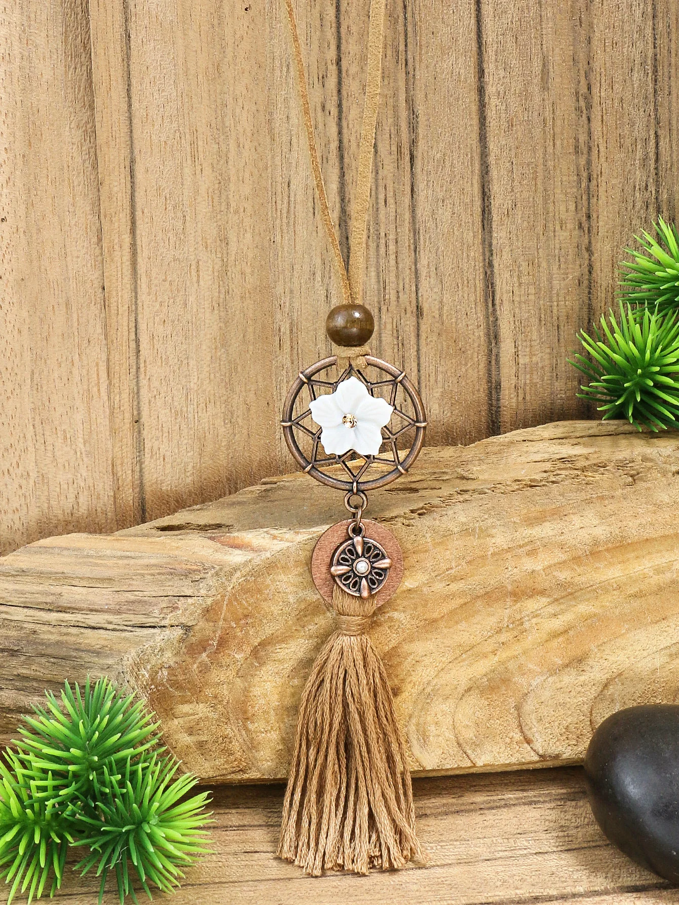 Ethnic Holiday Style Hollow out Pendant with Small White Flower Necklace Retro Holiday Tourism Daily Wear