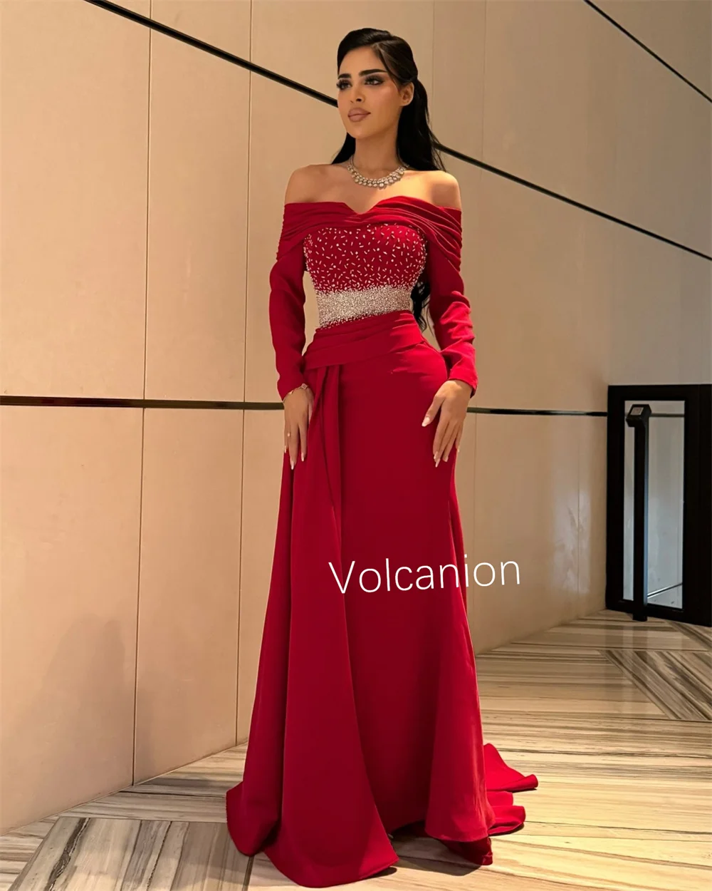 تخصيص الرسمي جيرسي مطرزة الطية مستقيم خارج على الكتف فساتين طويلة مناسبة مخصصة رائعة