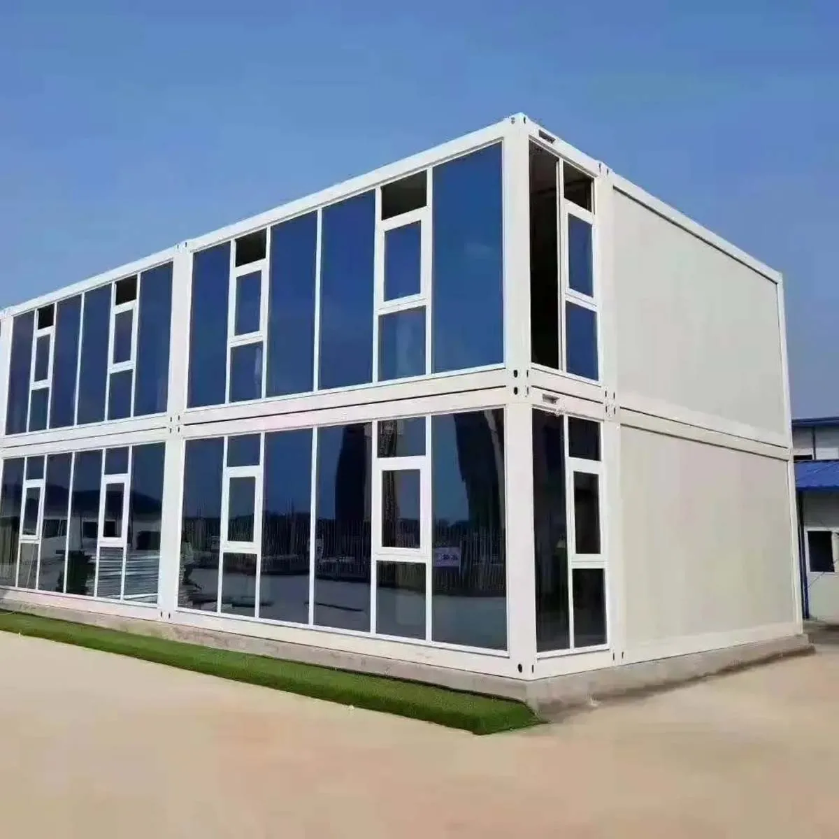 20ft Tourist Mobile Home Modulares vorgefertigtes Haus Tragbares Hotel Winziges Containerhaus mit Dachbalkon