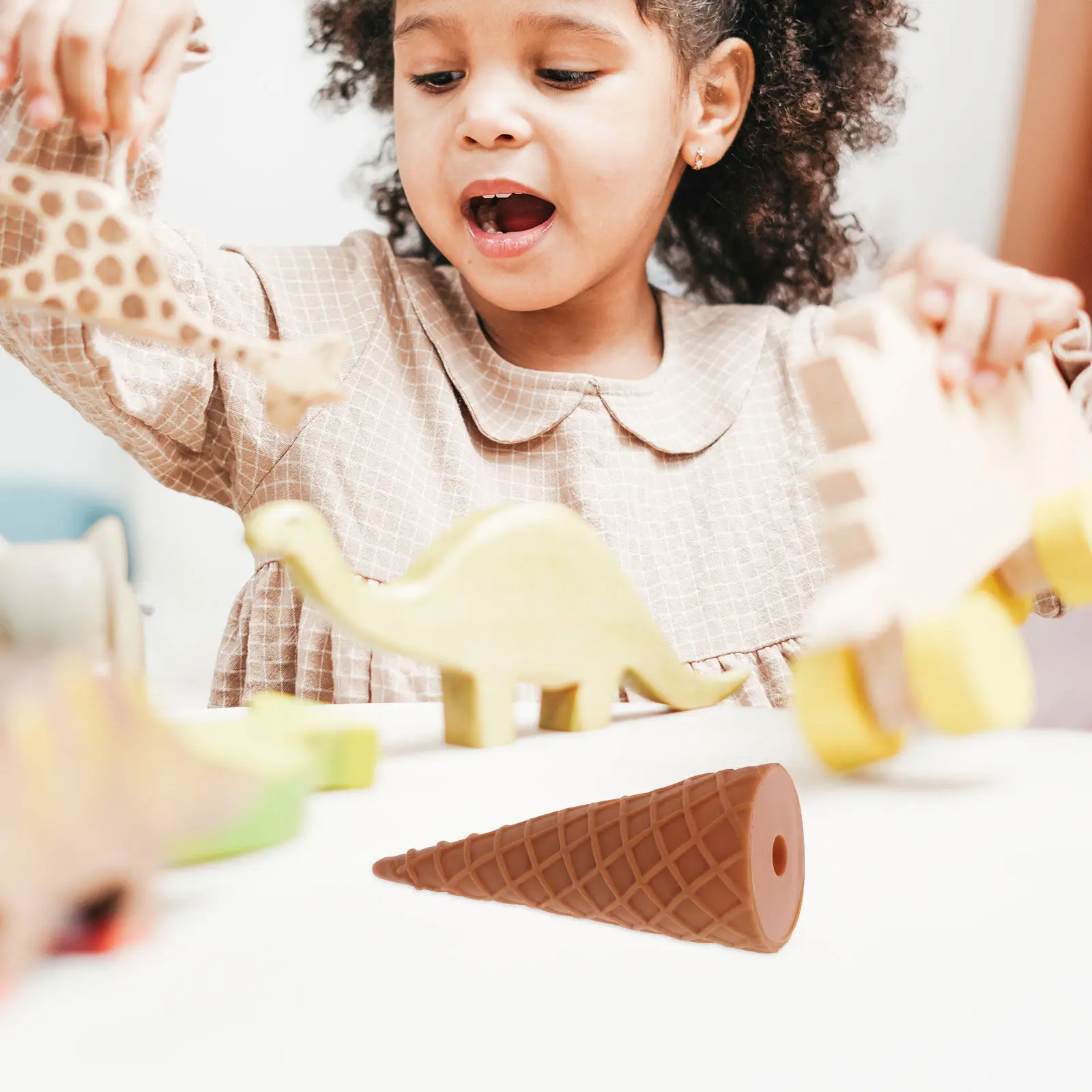 

Держатель для мороженого, имитирующий настоящий, реалистичный декор в виде искусственной еды, практичный, из прочного материала, универсальное применение, реквизит для кемпинга и походов.