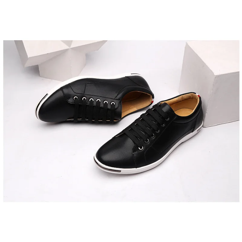 Men's Leather Casual Shoes Fashion Outdoor Breathable Sneakers Simple Designer Men's Shoes Plus Size Comfortable Leather Shoes
