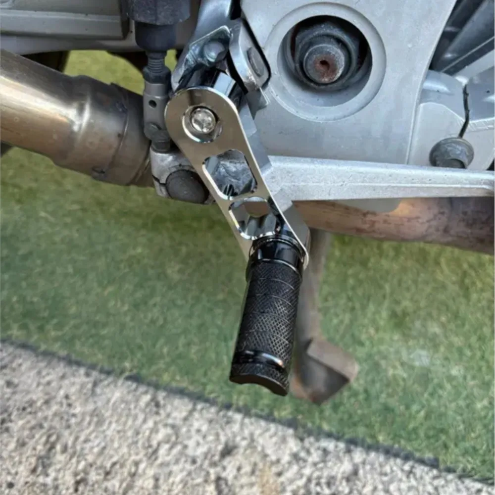 

Motorcycle Universal Accessories 360° Adjustable Footpeg Extension Male Mount Support Bracket Foot Peg Clamp Support Extensions