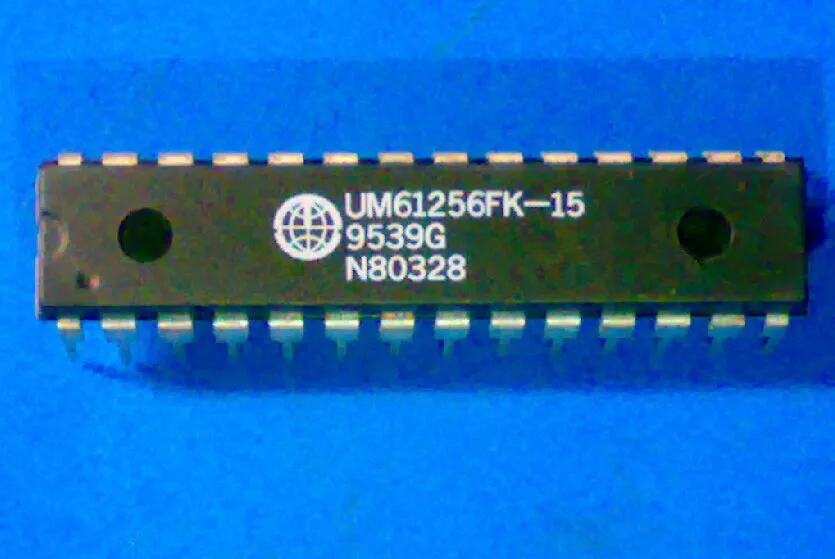 UM61256FK-15 UM61256FK UM61256 DIP-28