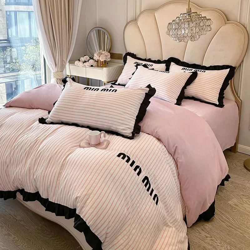 Ruffles Striped Bed…