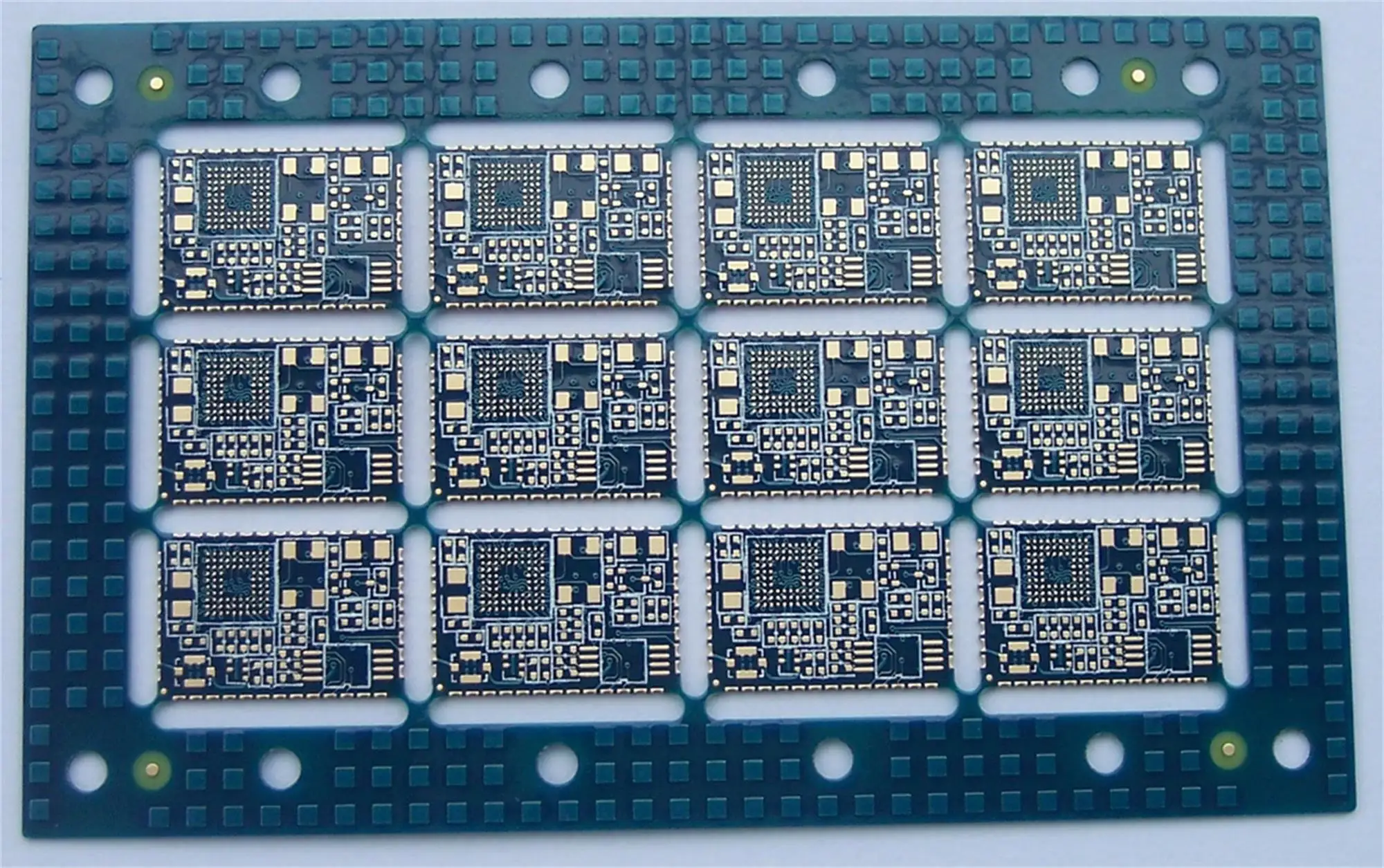 FR-4 PCB 94v0 Board,assembly dip purchase components,customized Immersion Gold finish fabrication Min hold solder diameter 0.1mm