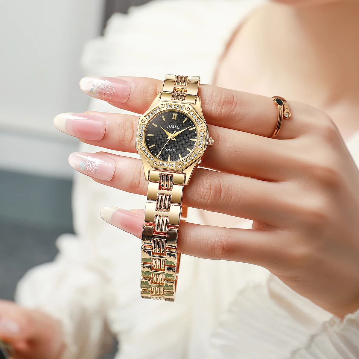 ساعة جديدة مرصعة بالألماس الراقية وبسيطة للترفيه والعمل اليومي ذات قيمة عالية وحزام فولاذي فاخر للنساء #3