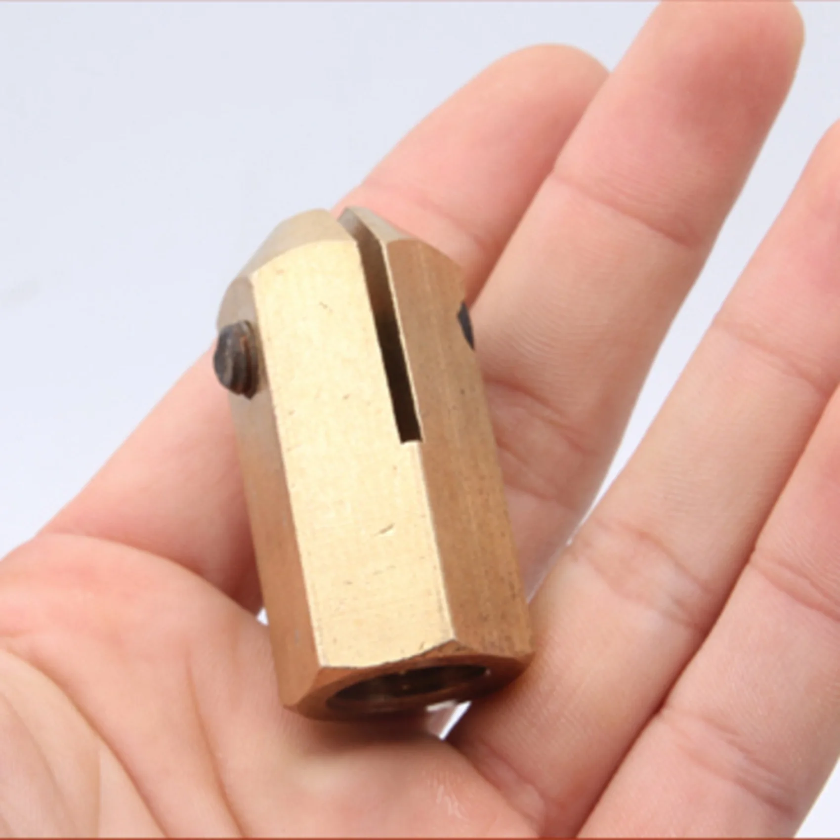 Zestaw podkładek trójkątnych AA81-2X do zaciskarki trójkątnej, trójramiennego wyciągacza wgnieceń, elektrody, systemu wyciągania wgnieceń, zgrzewarek do szpilek.