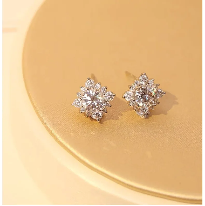 Platinum PT950 needle rectangular snowflake earrings female new fashion moissanite earrings small fresh earrings