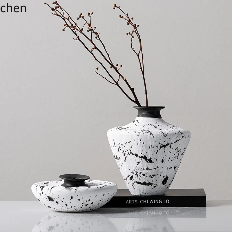 YFY   Vintage Handmade Ceramic Irregular Flower Vase Textured Mid-century Boutique Hotel High-end Decorative Piece