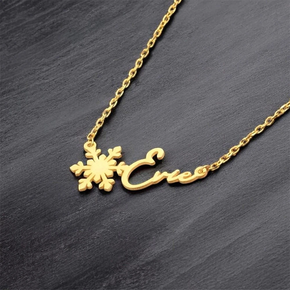 Personalized Snowflake Name Necklace Winter Jewelry Custom Nameplate Pendant Necklace for Women Christmas Gift Family and Friend